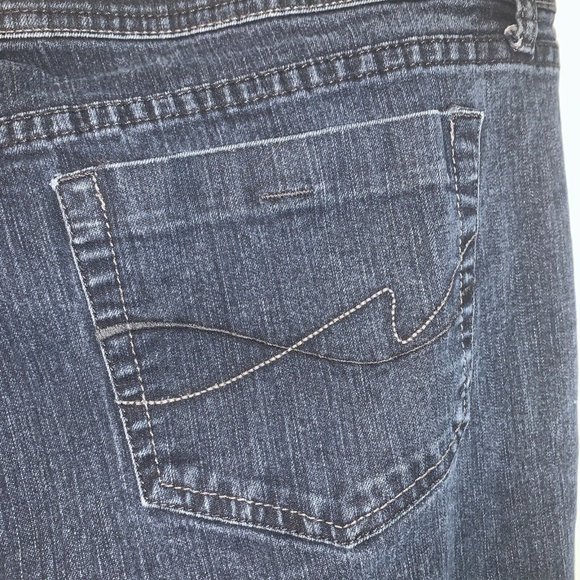 Faded Glory Womens Size 18 Average Bootcut Medium Wash Denim Jeans - Picture 8 of 9